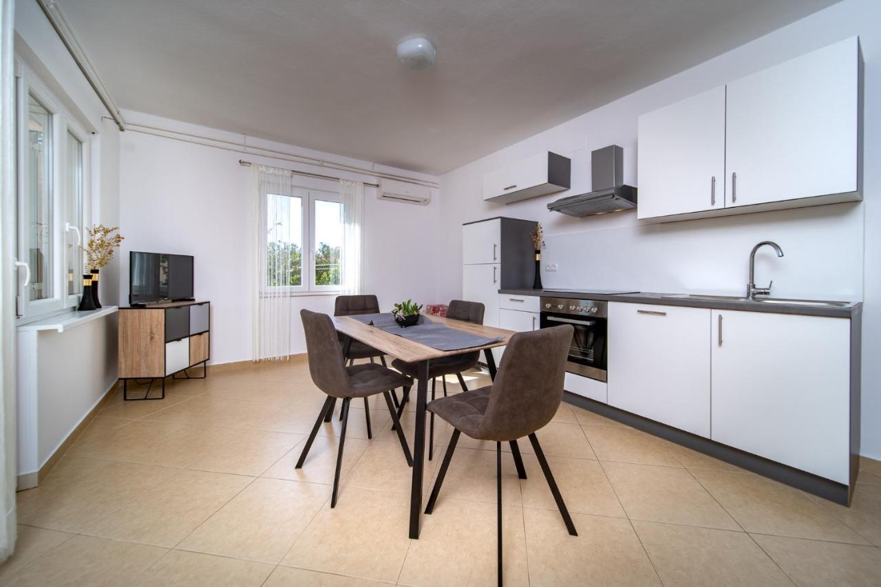 Apartmani Milena Barbat na Rabu Экстерьер фото