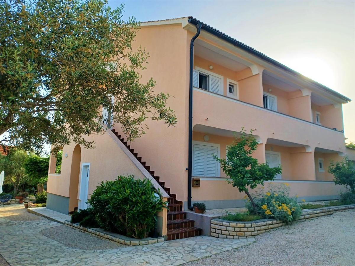 Apartmani Milena Barbat na Rabu Экстерьер фото