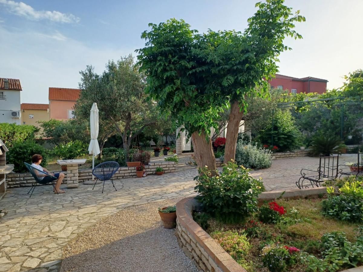 Apartmani Milena Barbat na Rabu Экстерьер фото